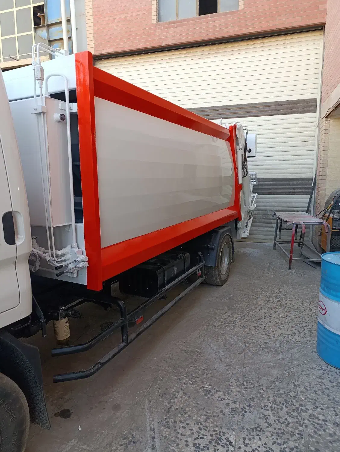 زباله کش|خودرو سنگین|برخوار, |دیوار