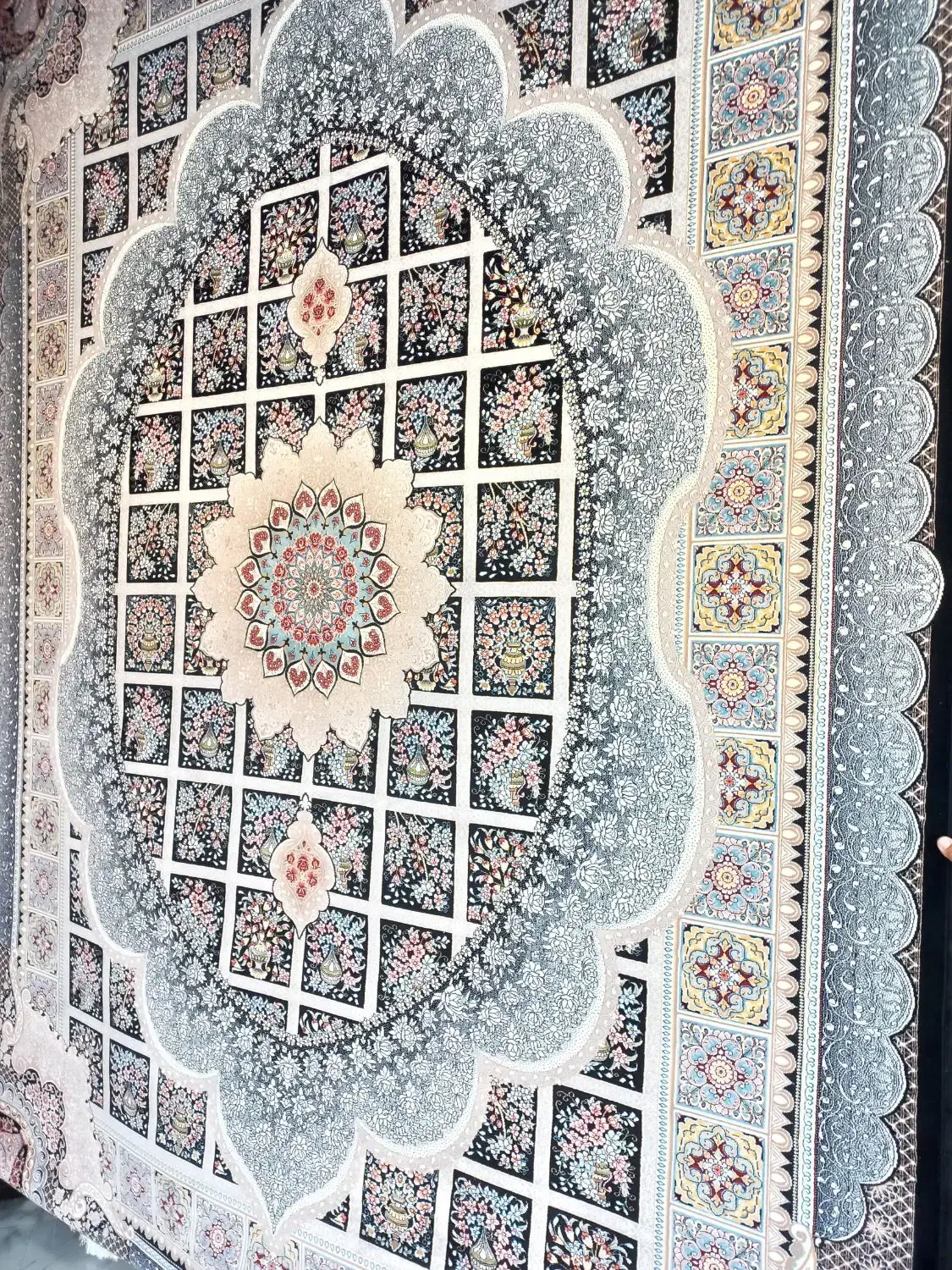 گالری فرش هزارویک نقش|فرش|بیرجند, |دیوار