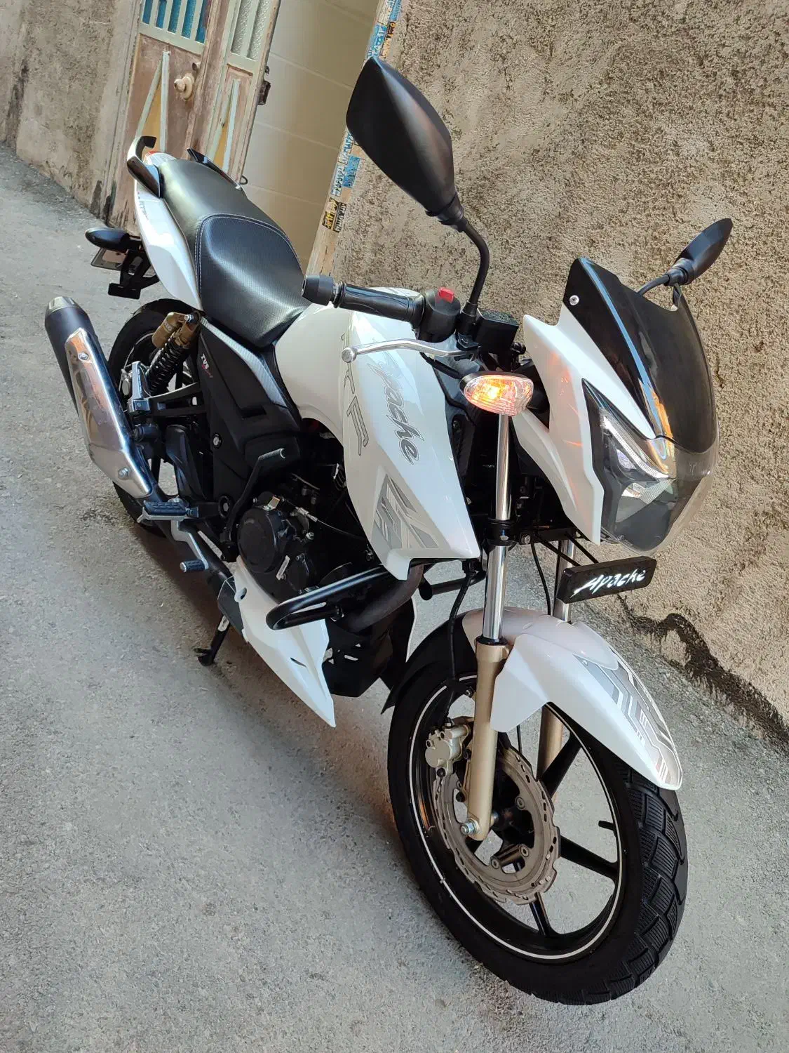 آپاچی ۱۸۰ مدل ۹۴ پلم درحد استثنایی|موتورسیکلت|تهران, یافت‌آباد|دیوار