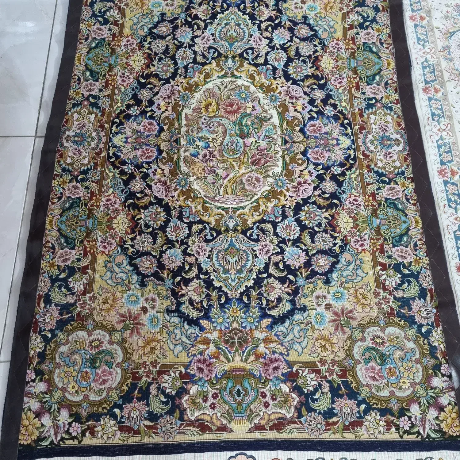 فرش سالاری ابریشم|فرش|کرمانشاه, |دیوار