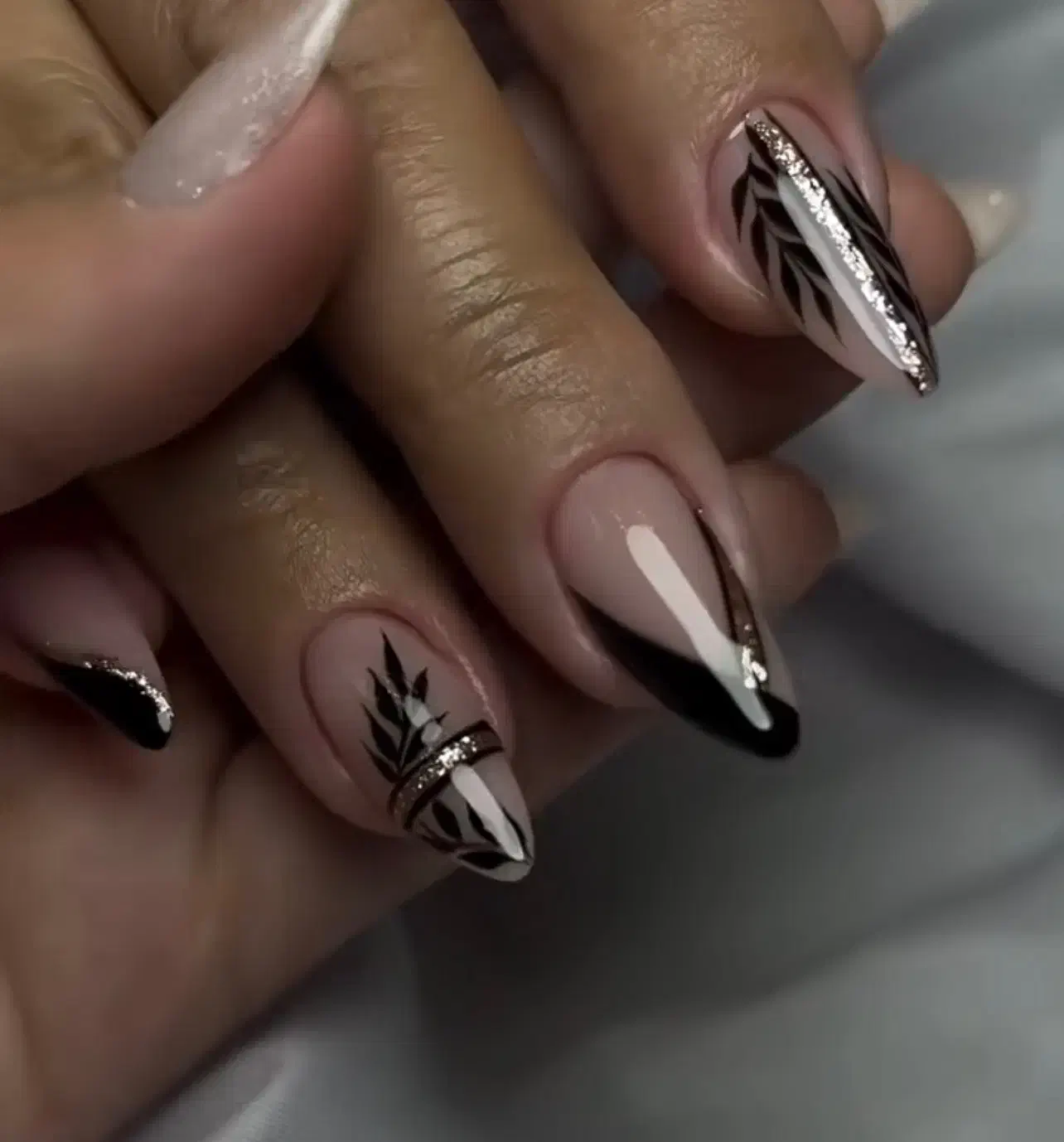 کاشت ناخن با بهترین متریال|خدمات آرایشگری و زیبایی|قائم‌شهر, |دیوار