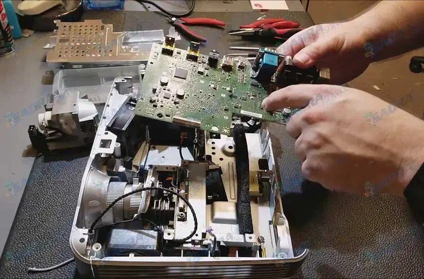 تعمیرات لامپ ال ای دی، پروژکتور، محافظ برق و ترانس|خدمات پیشه و مهارت|ابریشم, |دیوار