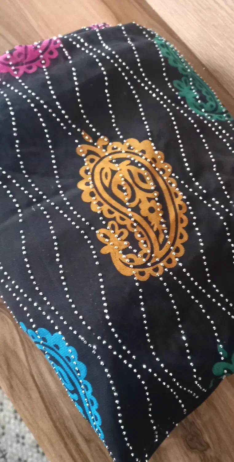 پارچه لباس کردی|لباس|کنگاور, |دیوار