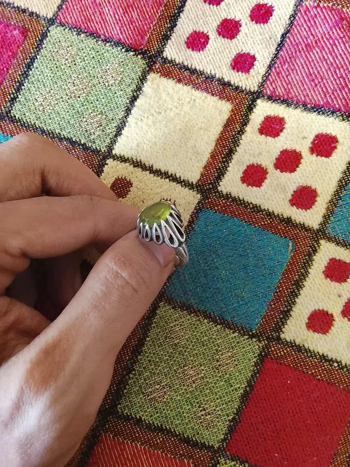 انگشتر زبرجد نقره قدیمی|جواهرات|برخوار, |دیوار