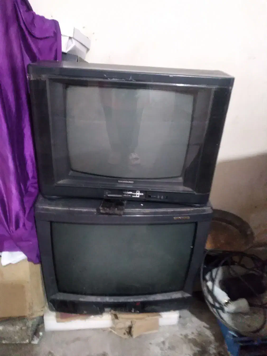 تلویزیون رنگی قدیمی دوتا یکی شهاب بزرگ یکی سامسونگ|تلویزیون و پروژکتور|رشت, اسماعیل آباد|دیوار