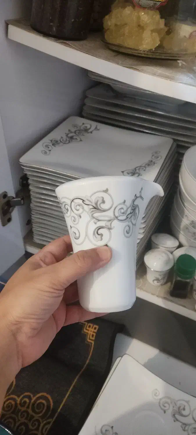 سرویس چینی ۱۲ نفره ۸۱ پارچه کاملا سالم|ظروف سرو و پذیرایی|گرمدره, |دیوار