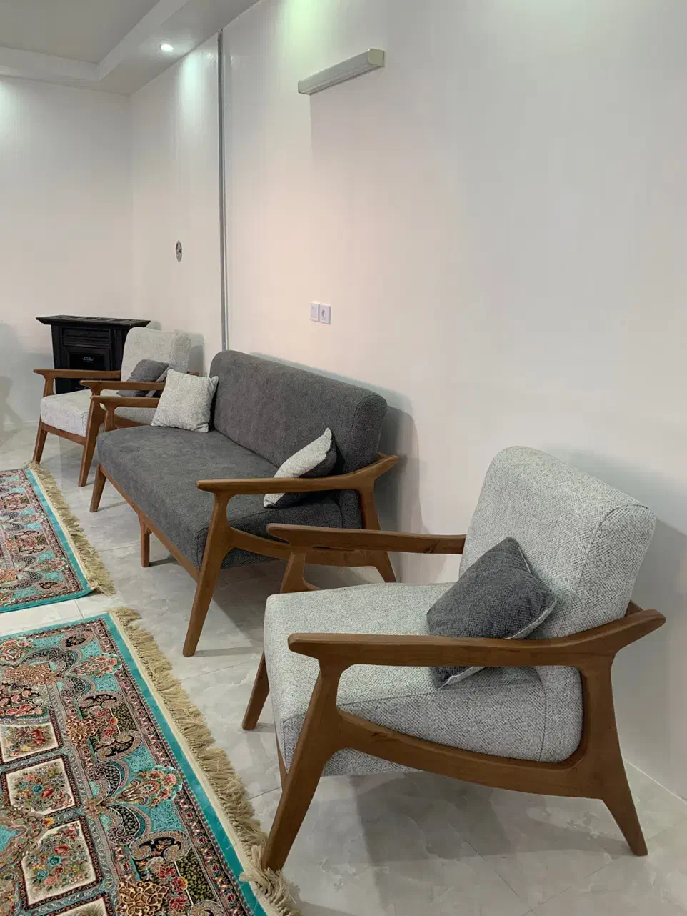 مبل مینیمال جدید|مبلمان خانگی و میز عسلی|قائم‌شهر, |دیوار