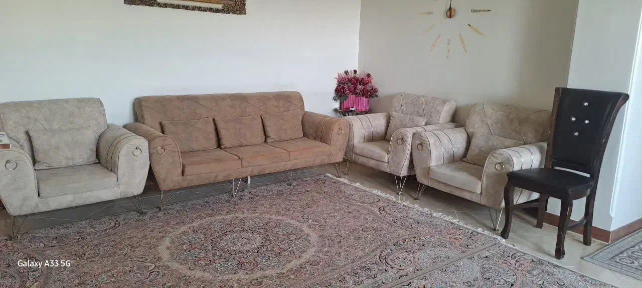 مبل راحتی 8نفره سالم|مبلمان خانگی و میز عسلی|قم, بیست متری ولیعصر|دیوار