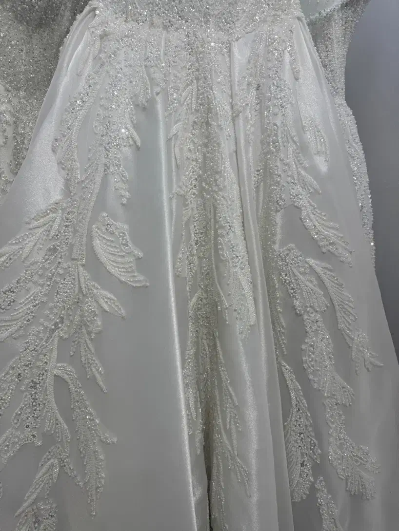 لباس عروس در حد نو دکلته دو بندی دامن ساتن شاین|لباس|شیراز, قصرالدشت|دیوار