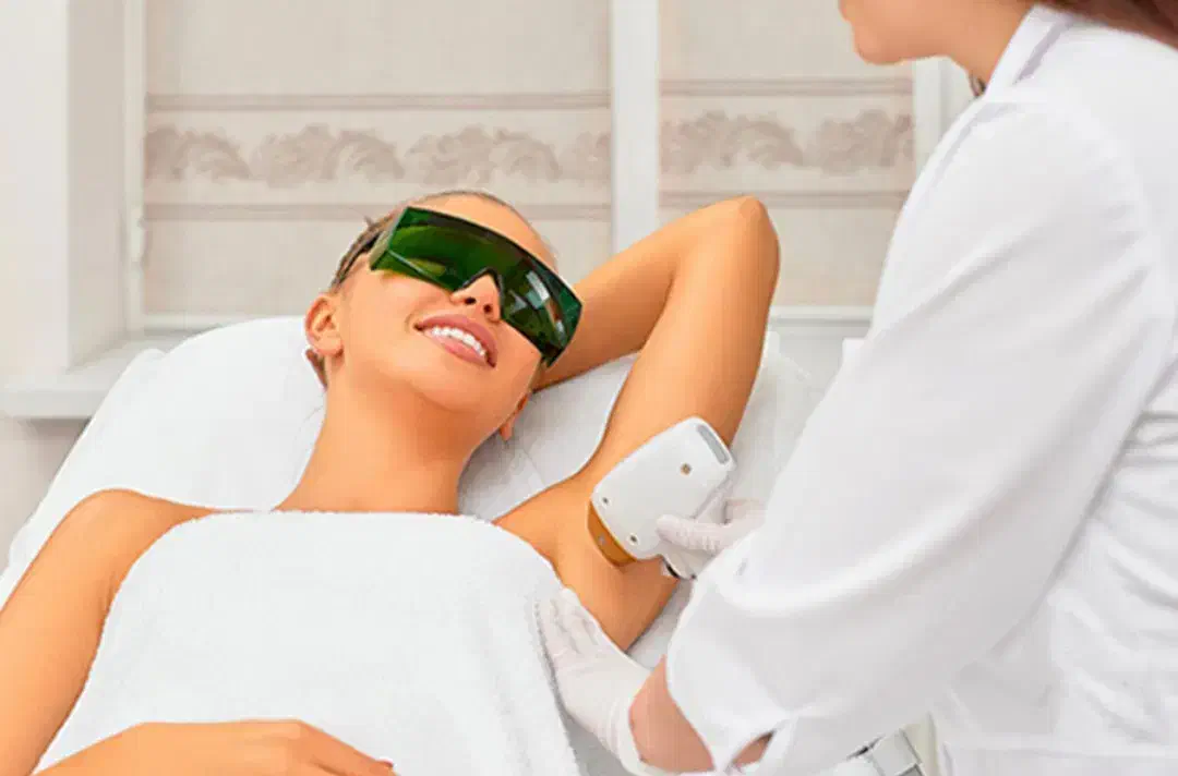 کلینیک پوست،مو،لیزر،لاغری و کربوکسی تراپی|خدمات آرایشگری و زیبایی|کرمان, |دیوار