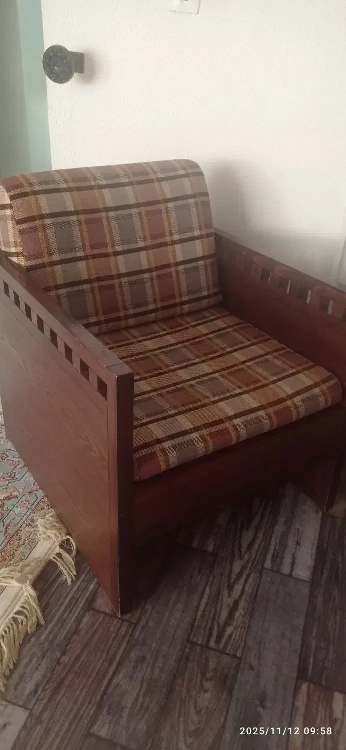 مبل راحتی چوبی|مبلمان خانگی و میز عسلی|شاهینشهر, کوی مهدیه|دیوار