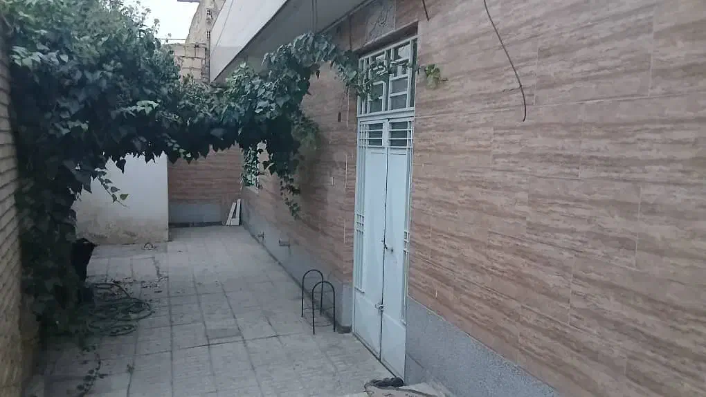 خانه باغی|فروش خانه و ویلا|لنجان, |دیوار