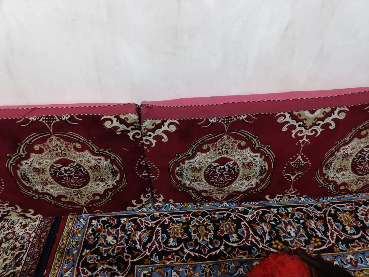 پوشتی|پشتی|همدان, |دیوار