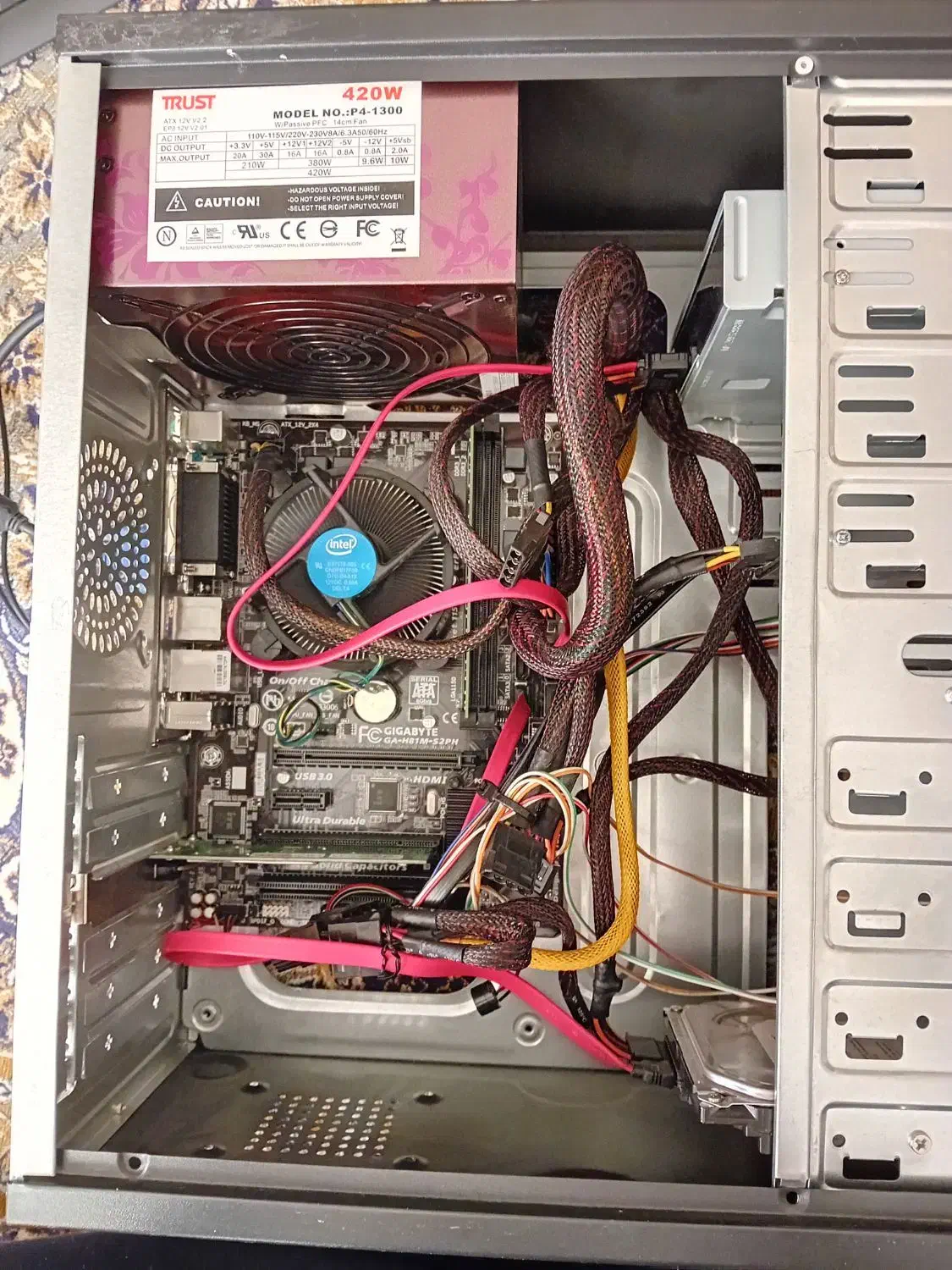 کامپیوتر i5 رم ۸ مانیتور۲۰ بسیار پرسرعت ابهر|رایانه رومیزی|ابهر, |دیوار