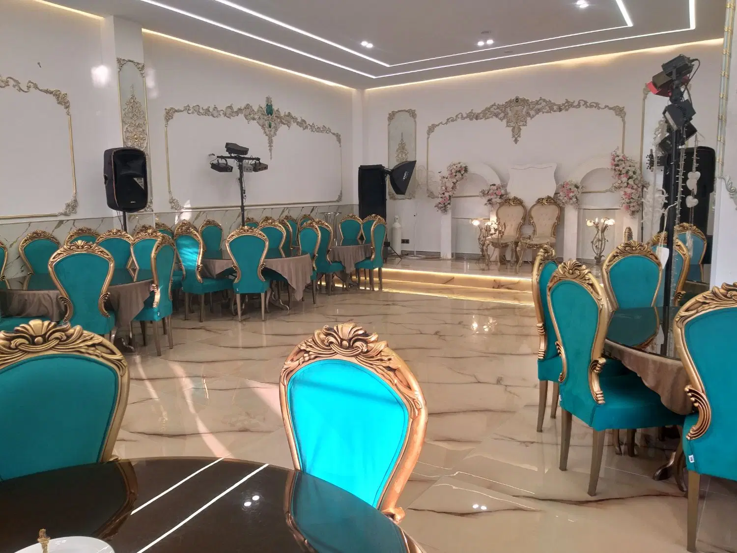 تالار vip رستوران ظرفیت ۱۳۰ الی ۱۸۰|خدمات پذیرایی، مراسم|رشت, حومه رشت|دیوار