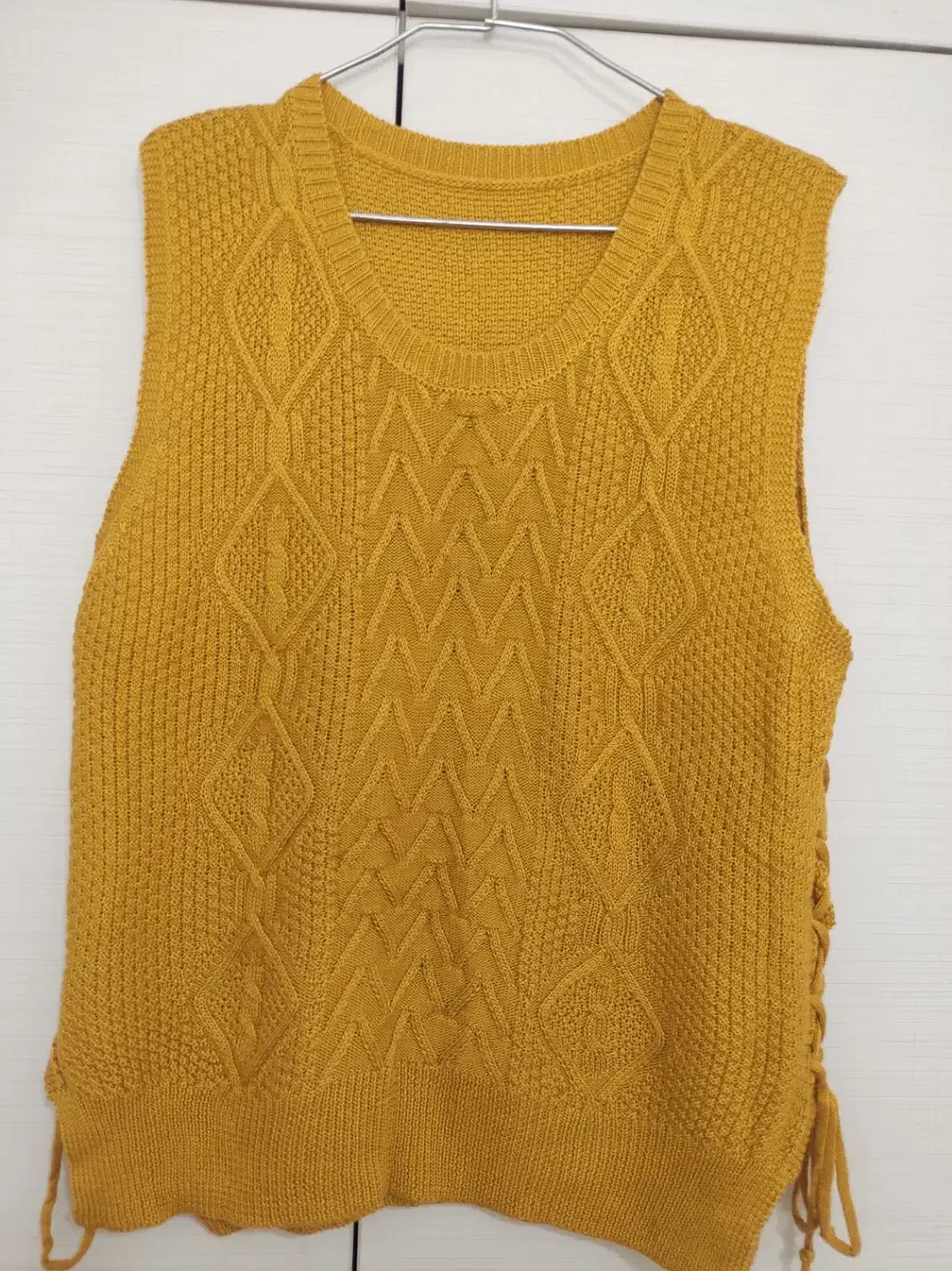 جلیقه بافت|لباس|رشت, رودباری|دیوار