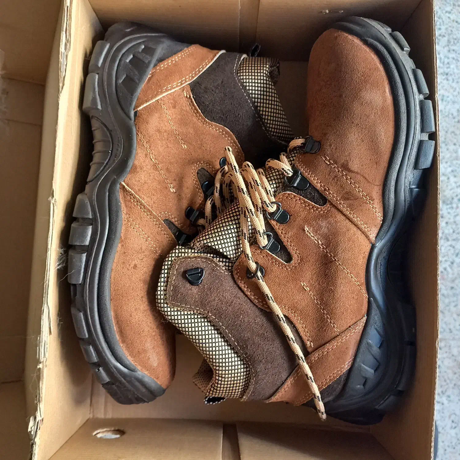 بوت سایز۴۲-۴۳|کیف، کفش، کمربند|کرج, فاز ۳ گوهردشت|دیوار