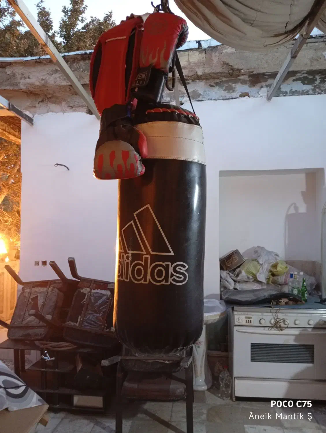 کیسه بوکس آدیداس با  کلاه و دستکش  حرفه ای|تجهیزات ورزشی|اصفهان, مولوی|دیوار