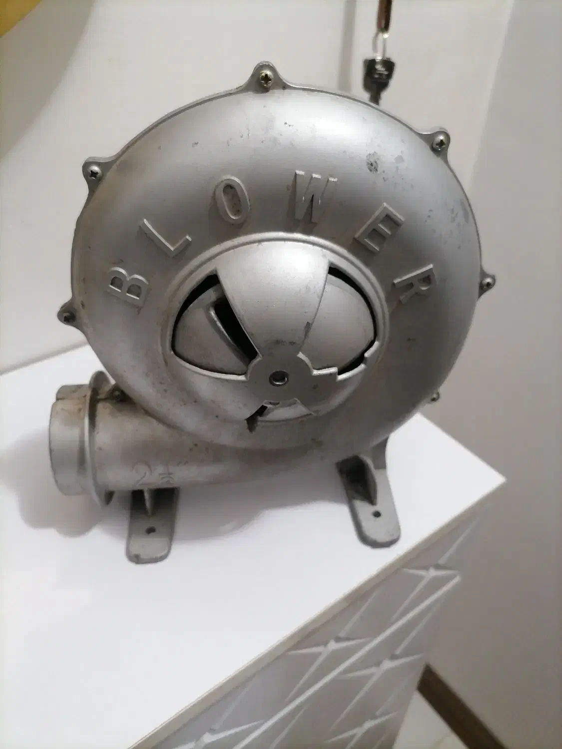 دمنده برقی|پنکه و تصفیهکنندهٔ هوا|اقبالیه, |دیوار