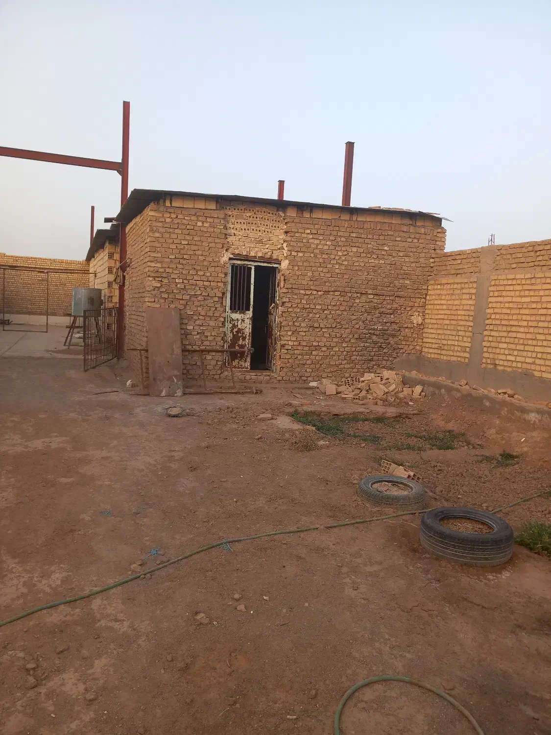 فروش کارگاه واقع در شهرک تلاشگران|فروش دفتر صنعتی، کشاورزی، تجاری|میبد, |دیوار