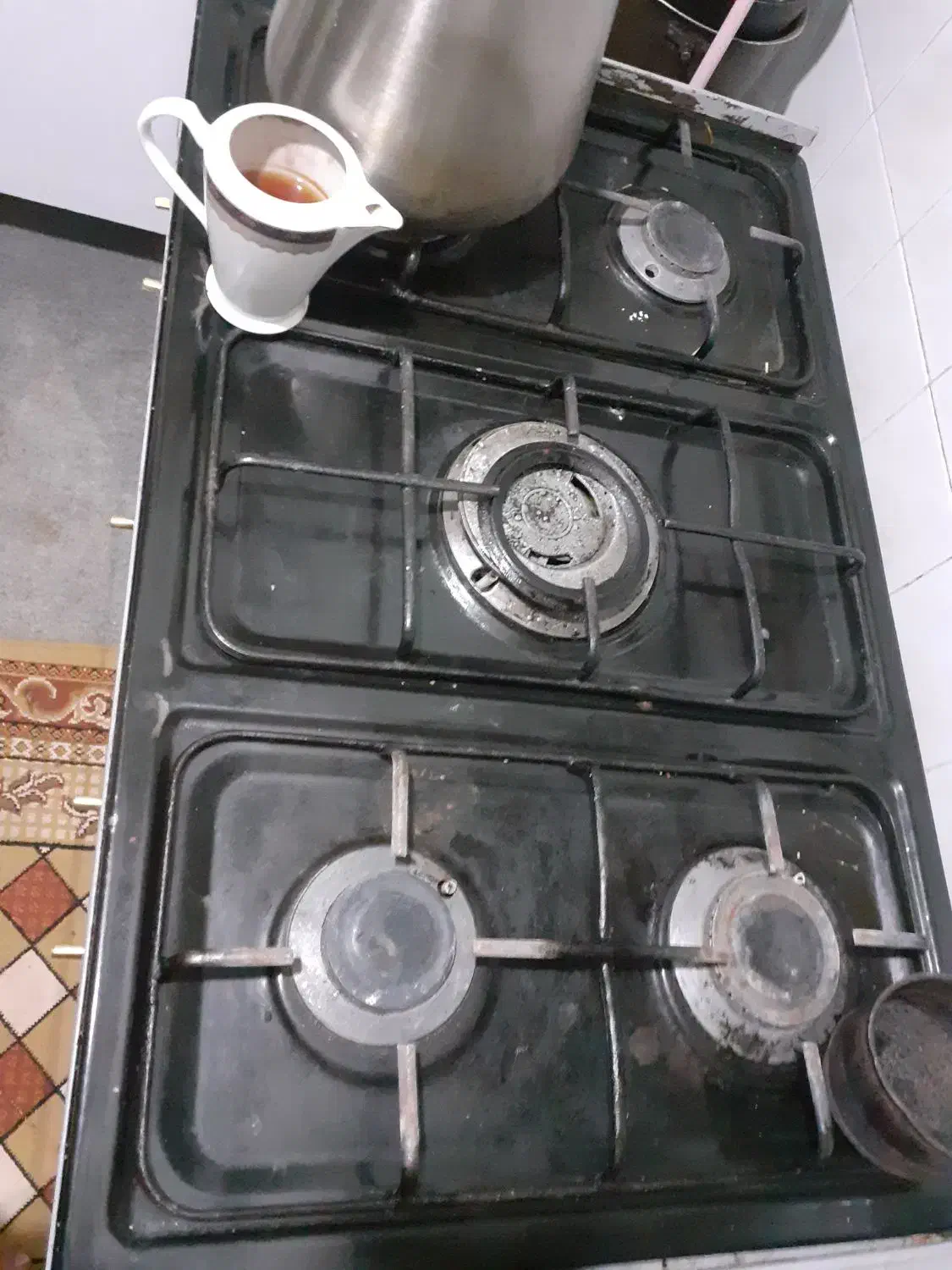 داخلش  خراب شده ولی شعله های خوبب داره|اجاق گاز و لوازم برقی پخت‌وپز|مشهد, الهیه|دیوار