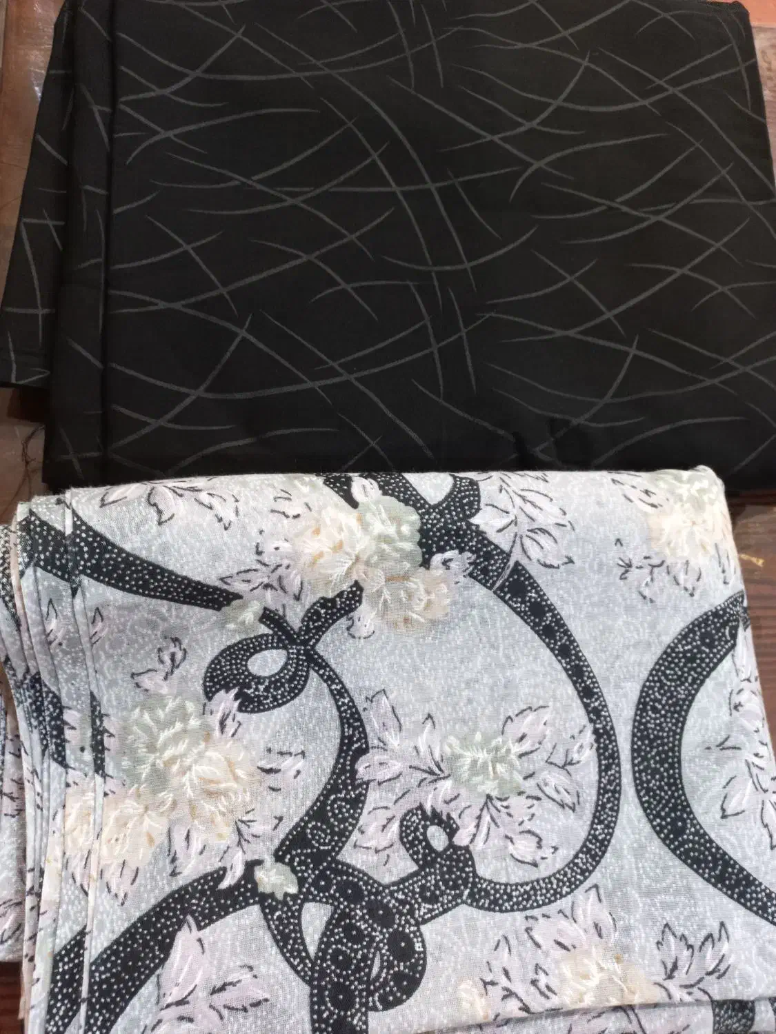 چند قواره پارچه|لباس|رشت, علی آباد|دیوار