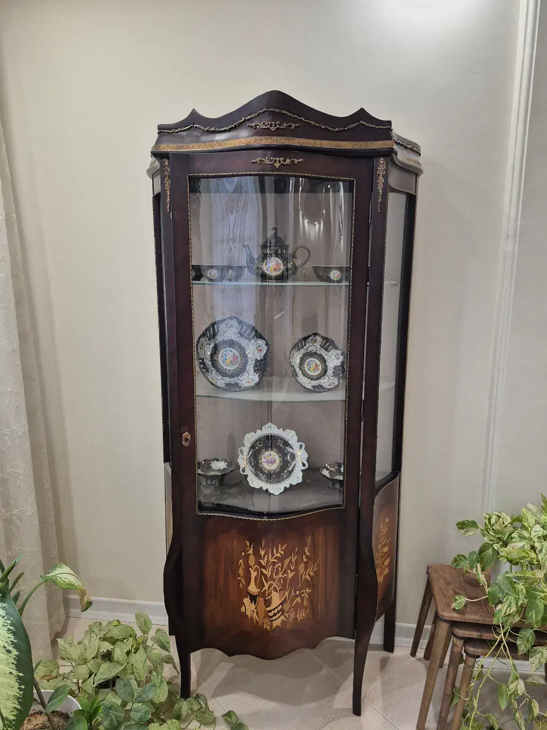 گنجه چوبی|بوفه، ویترین، کنسول|مشهد, فرهنگ|دیوار