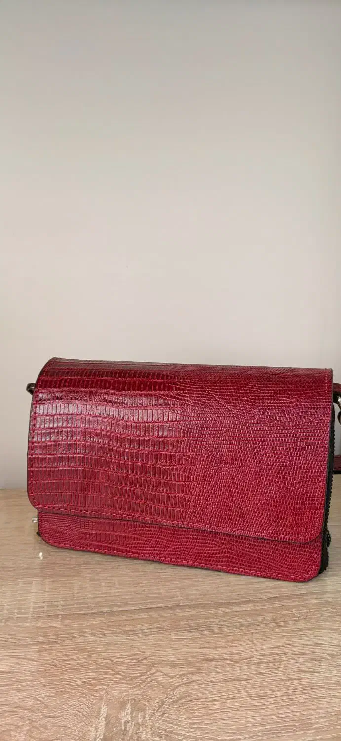 فروش کیف رو دوشی|کیف، کفش، کمربند|پرند, فاز ۳|دیوار