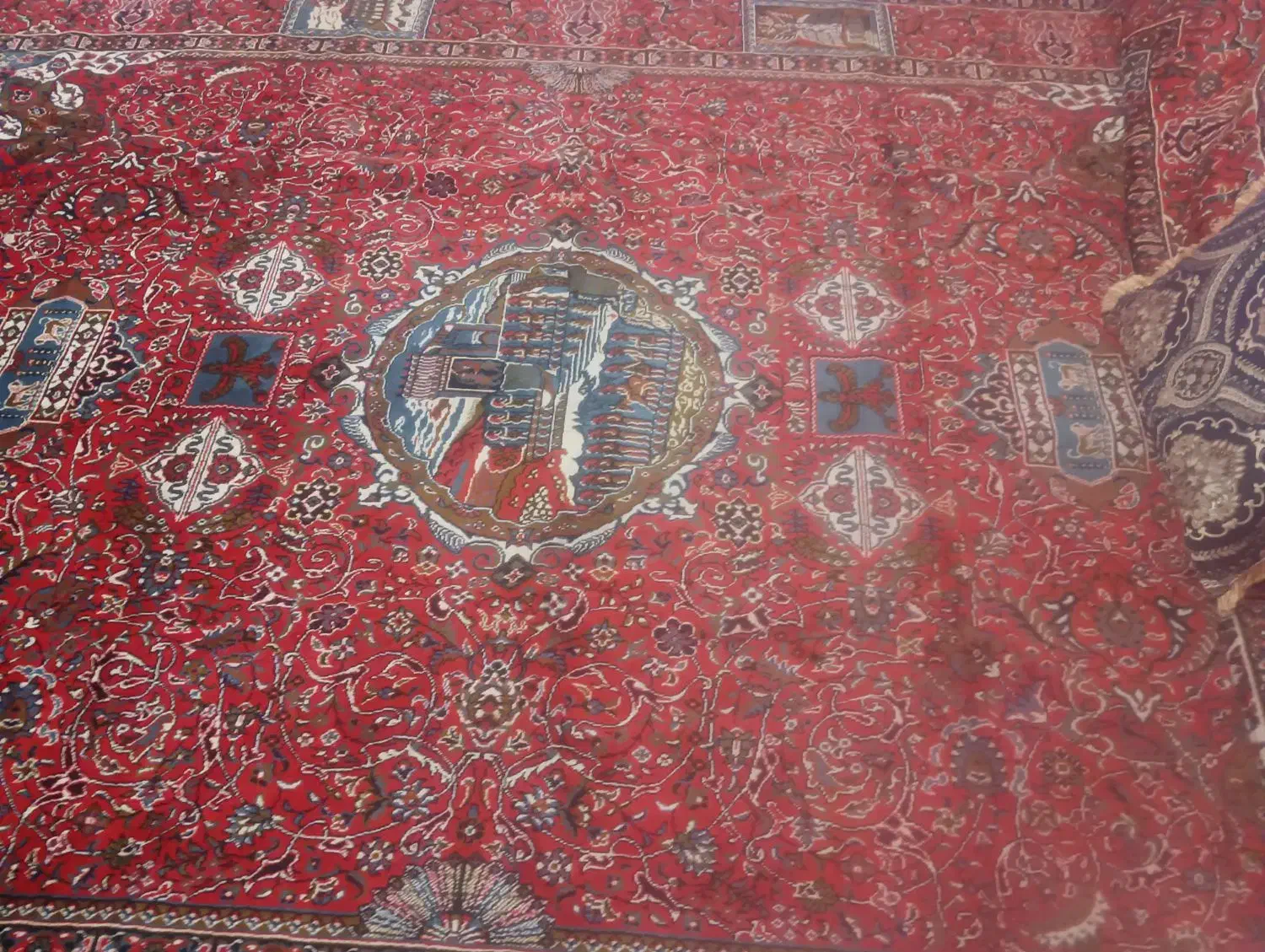 فرش قرمز 12متری قدیمی .ماشینی|فرش|بندرعباس, |دیوار