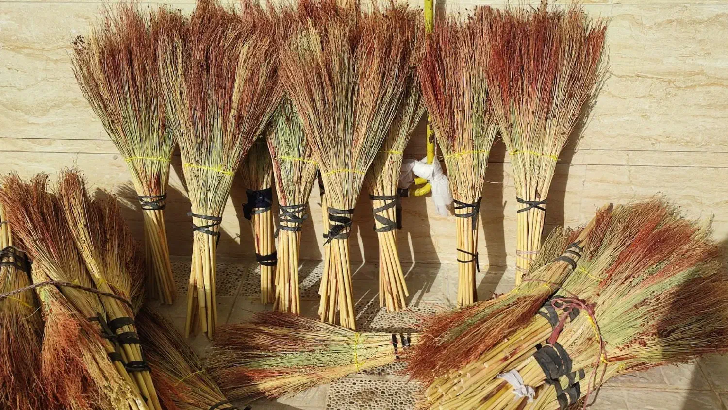 جارو|لوازم نظافت|الشتر, |دیوار