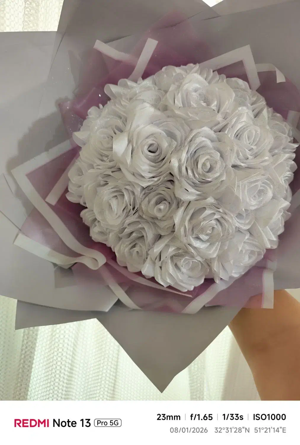 گل رز جاودان (سفید)|گل مصنوعی|فولادشهر, مسکن مهر فولادشهر|دیوار