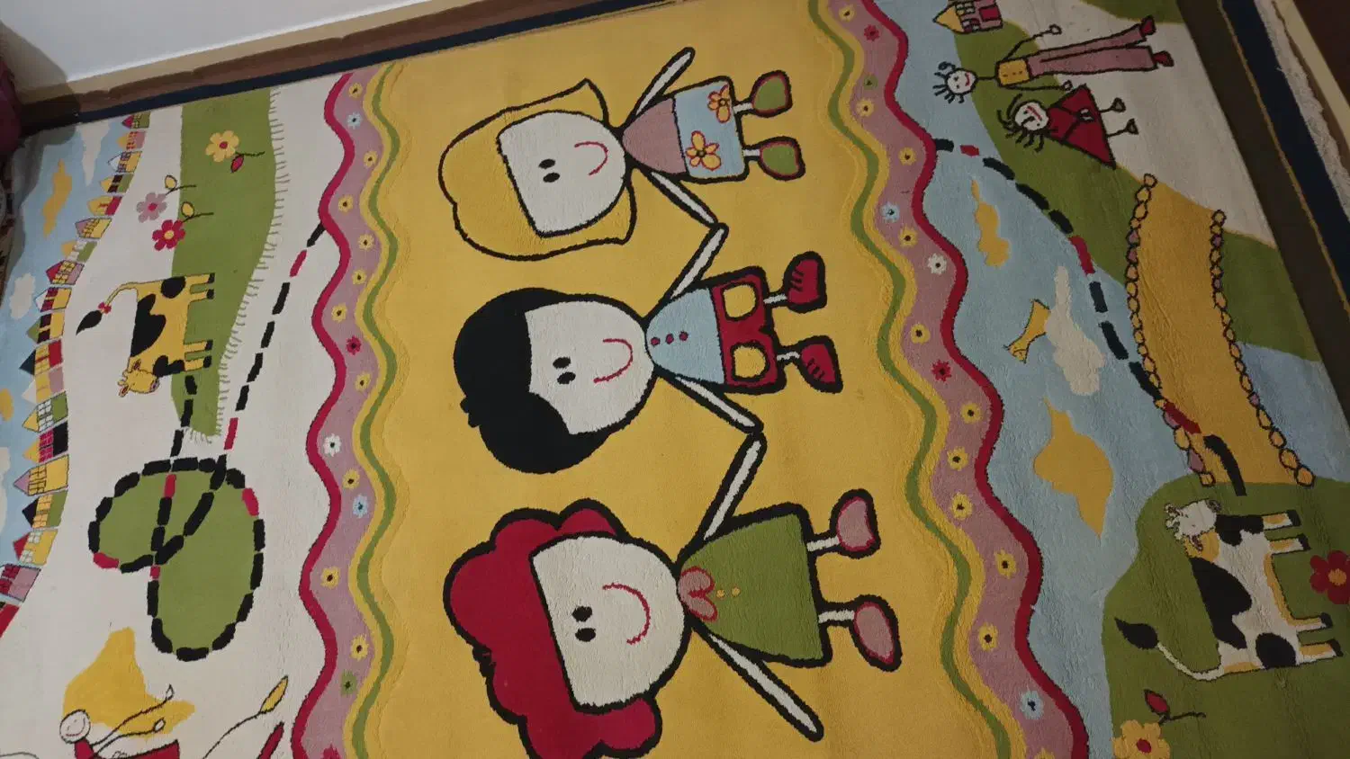 فرش کودک|فرش|اهواز, کوی باهنر|دیوار