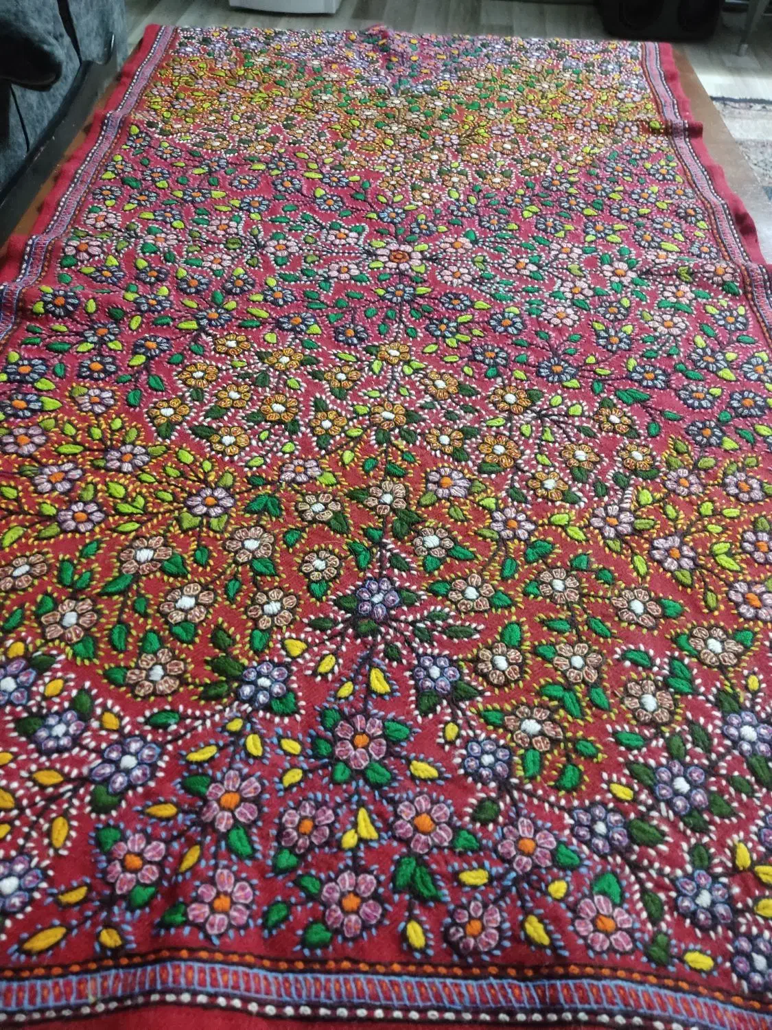 دوزنده پته نگینی نیازمندیم|استخدام هنری و رسانه|کرمان, |دیوار