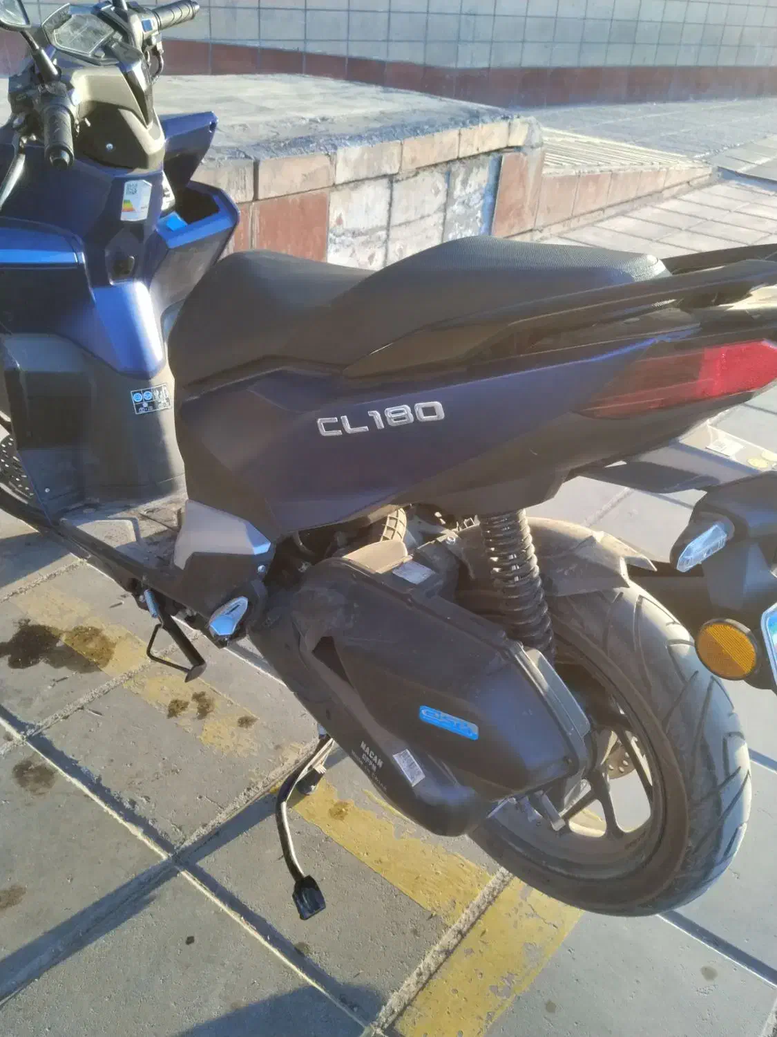 کلیک ۱۸۰ صفر ۱۴۰۴|موتورسیکلت|قم, گذر قلعه|دیوار