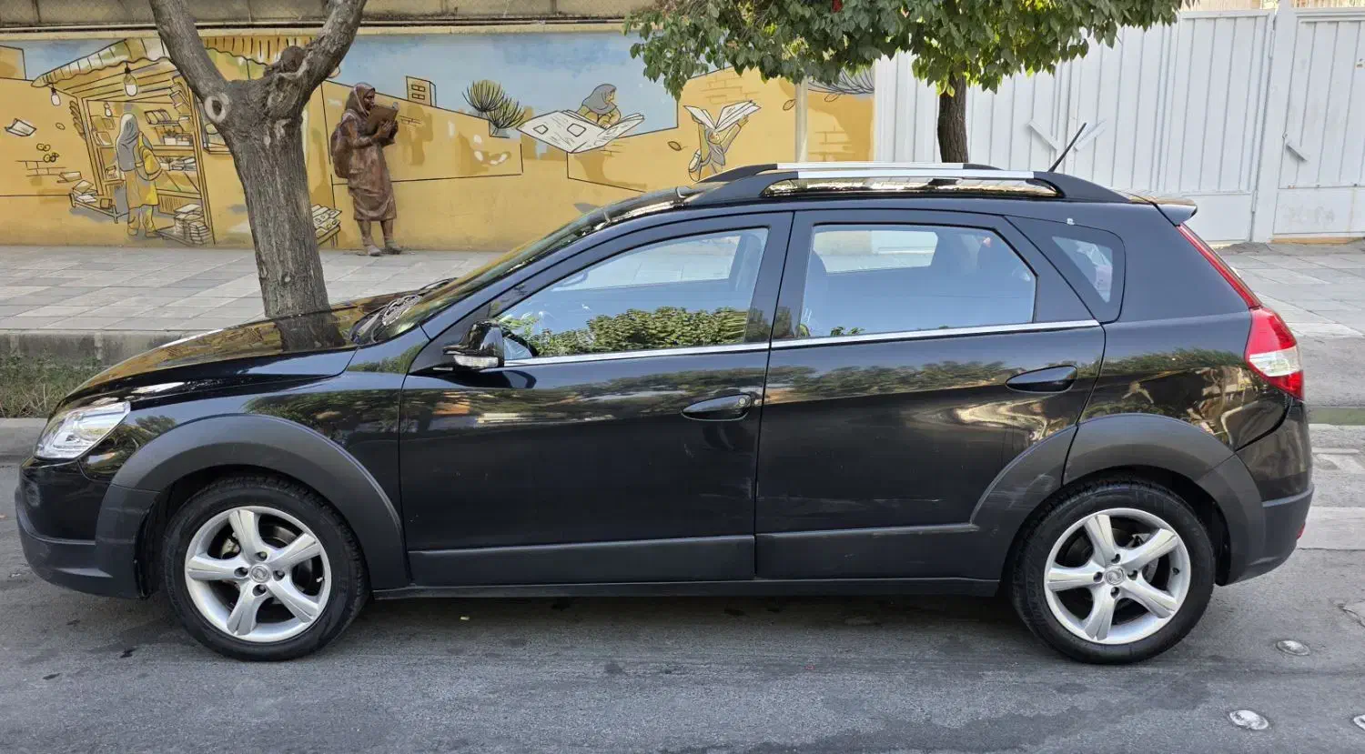 اچ سی کراس مشکی با کارکرد ۵۴ هزارتا|خودرو سواری و وانت|اصفهان, بهار آزادی|دیوار