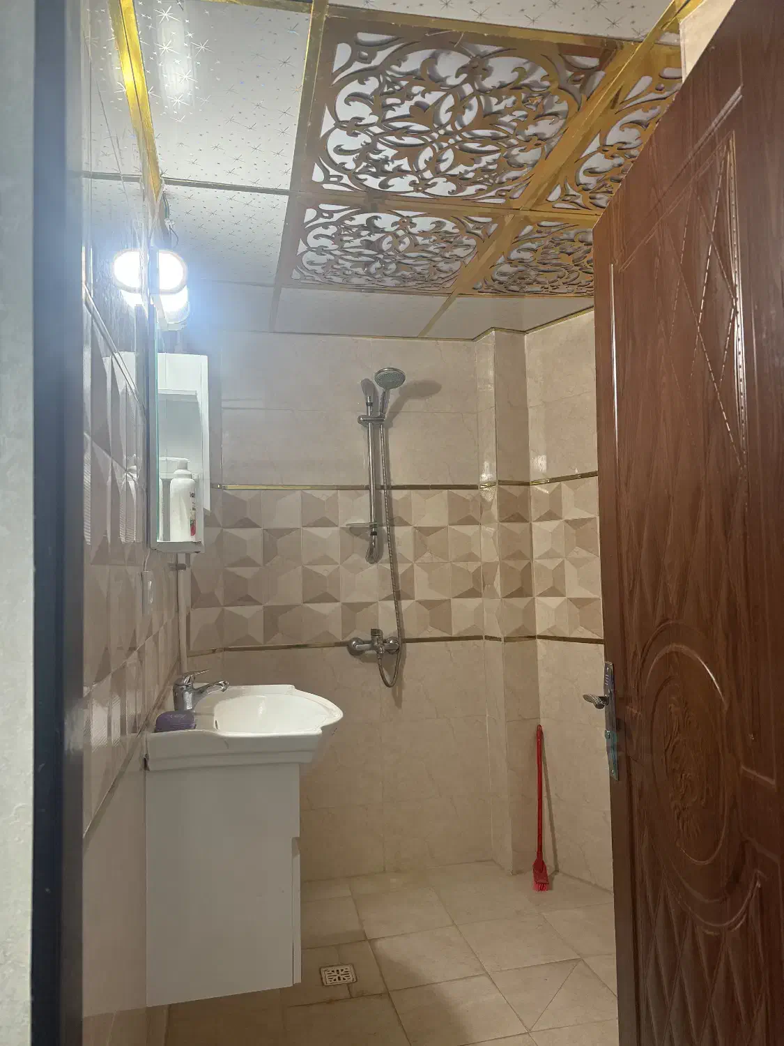 واحدی تمیزوشیک|اجارهٔ کوتاه‌مدت آپارتمان و سوئیت|تهران, سلیمانی|دیوار