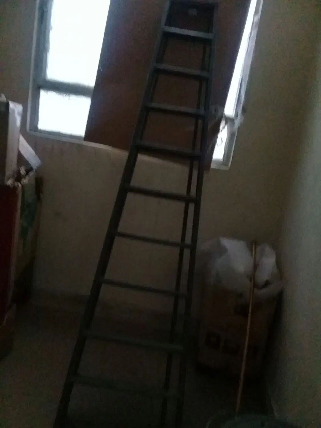 یک عدد نردبان سالم در حدنو|ابزارآلات|زاهدان, |دیوار