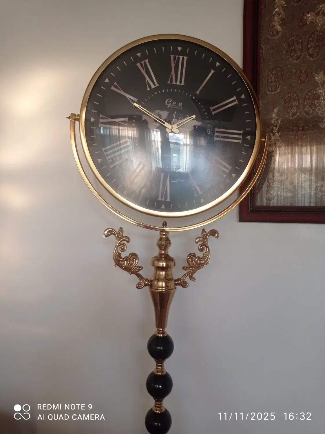 ساعت ایستاده پایه فلزی|ساعت دیواری و تزئینی|اصفهان, درب سیبه علیا|دیوار