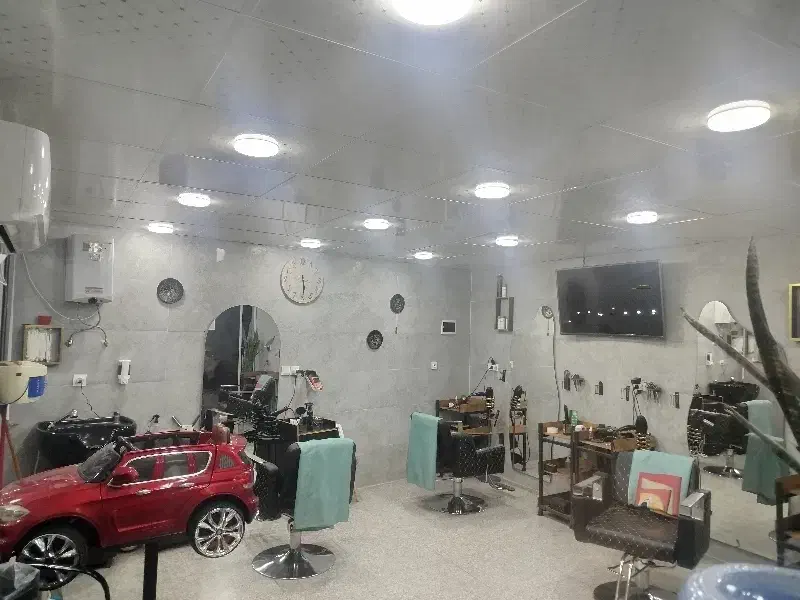 آرایشگر ماهر(مردانه)|استخدام درمانی، زیبایی، بهداشتی|پرند, فاز ۵|دیوار