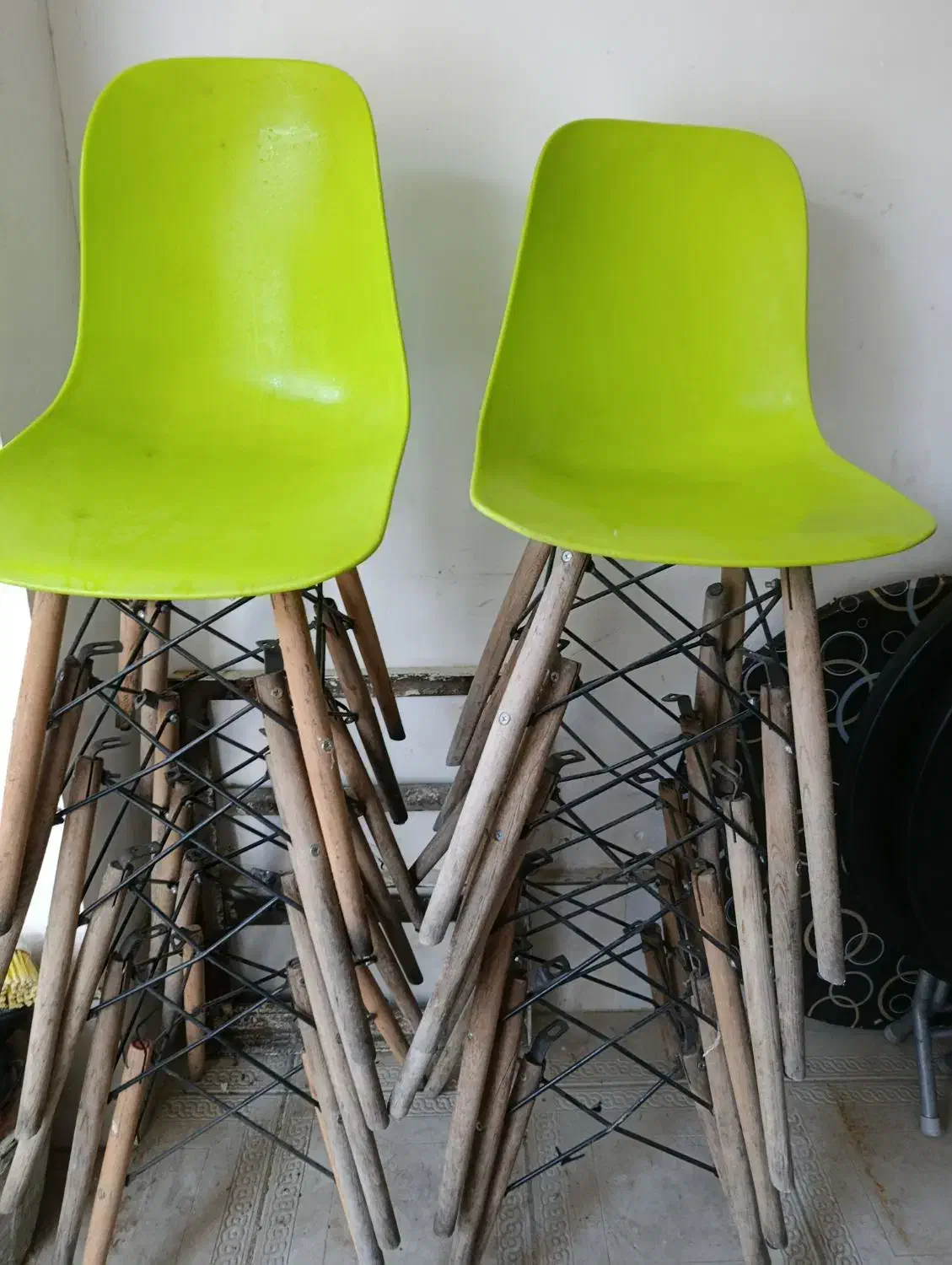 صندلی چهار پایه|صندلی و نیمکت|ارومیه, |دیوار