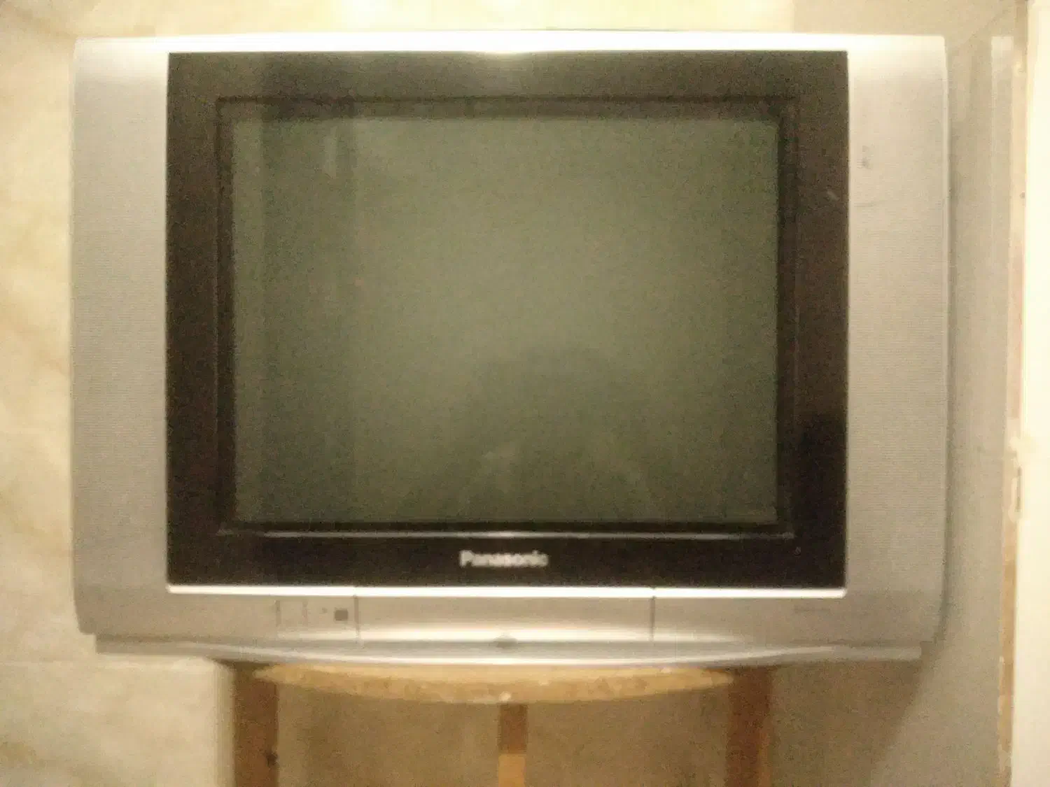 تلویزیون ۲۱ پاناسونیک نقره‌ای تعمیر نشده|تلویزیون و پروژکتور|کرج, گلشهر|دیوار