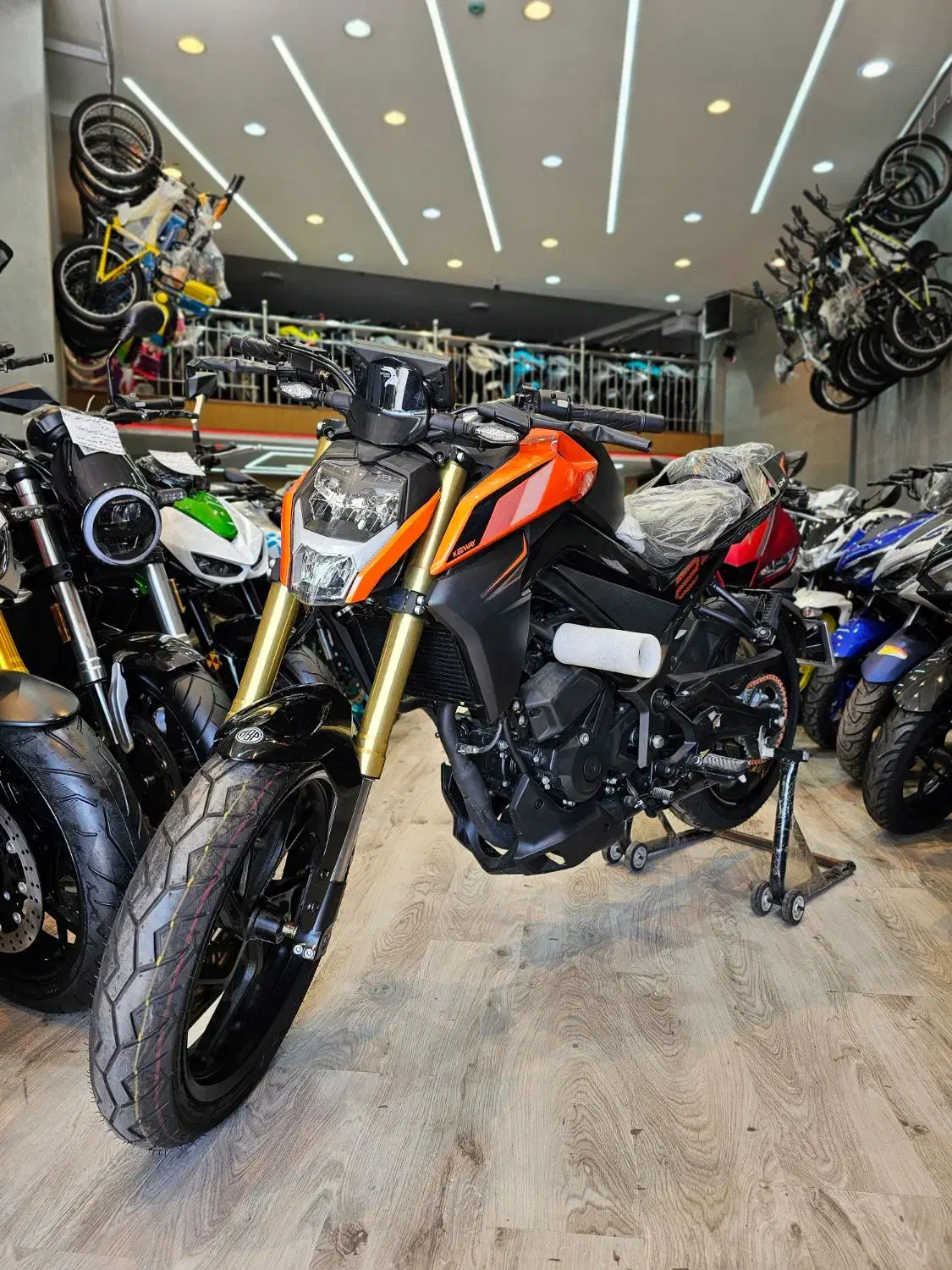 فروش اقساط کی وی k249n و k249R|موتورسیکلت|شیراز, شهرک استقلال|دیوار