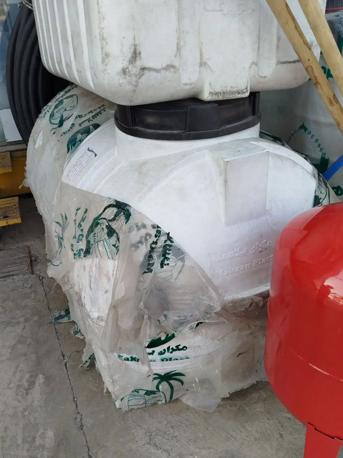 تانکر 1000 لیتری افقی مکران پلاست|مصالح و تجهیزات ساختمان|ورامین, شهرک فجر|دیوار