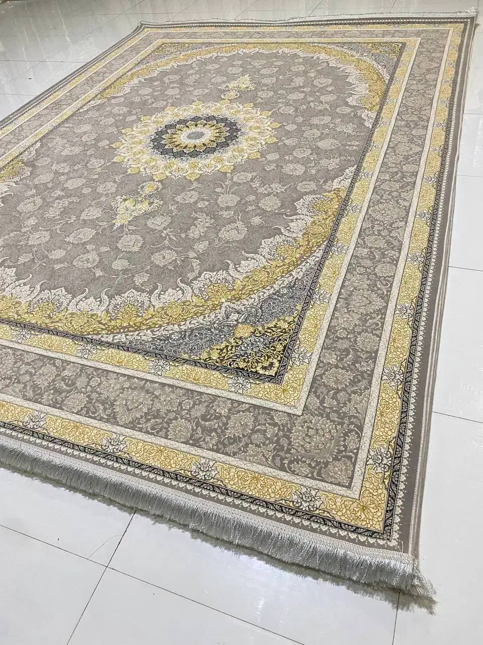 فروش فرش ۱۲۰۰ شانه آکبند|فرش|قزوین, |دیوار