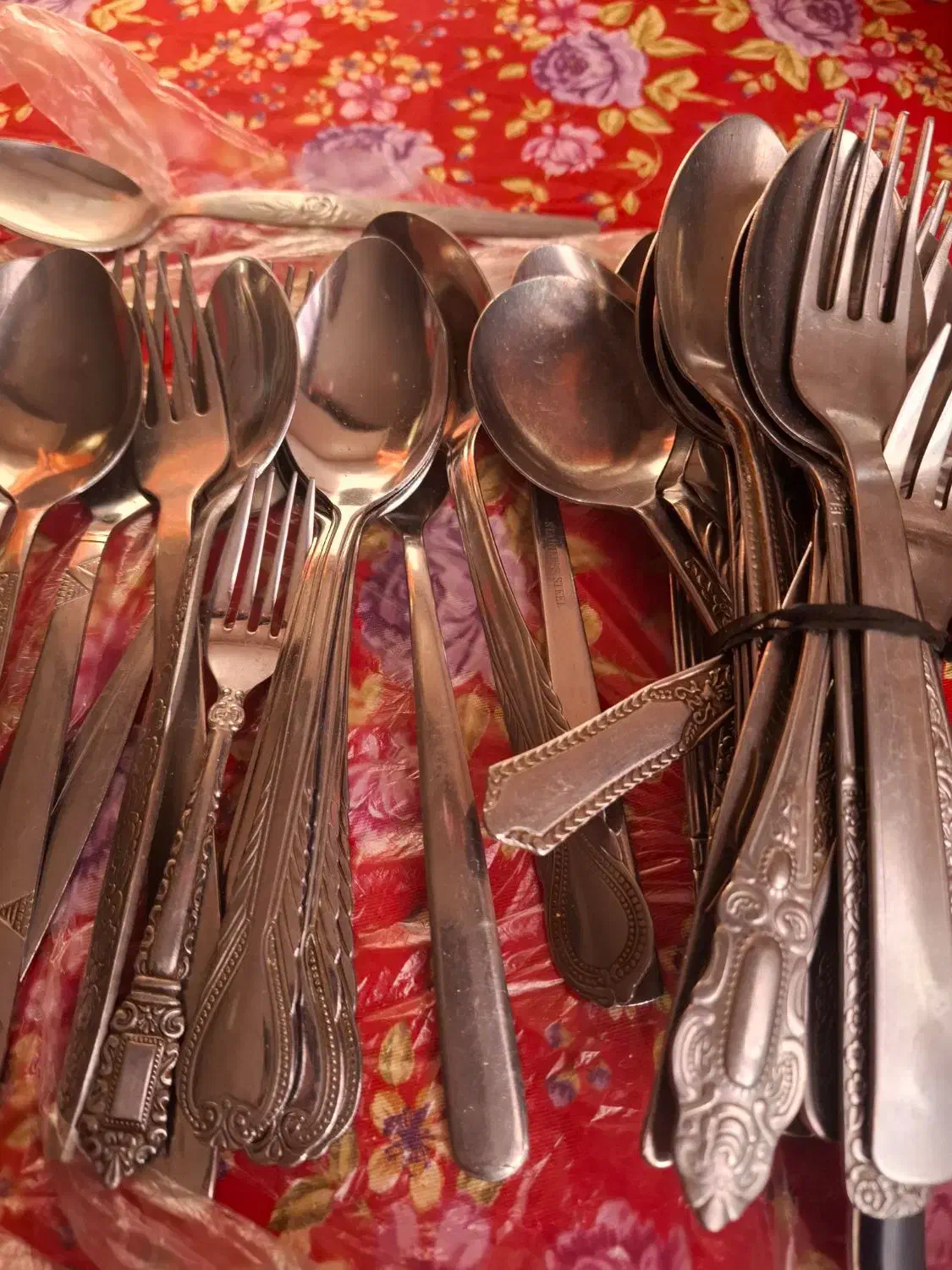 قاشق چنگال کار کرده درهم|ظروف سرو و پذیرایی|فشاپویه, |دیوار