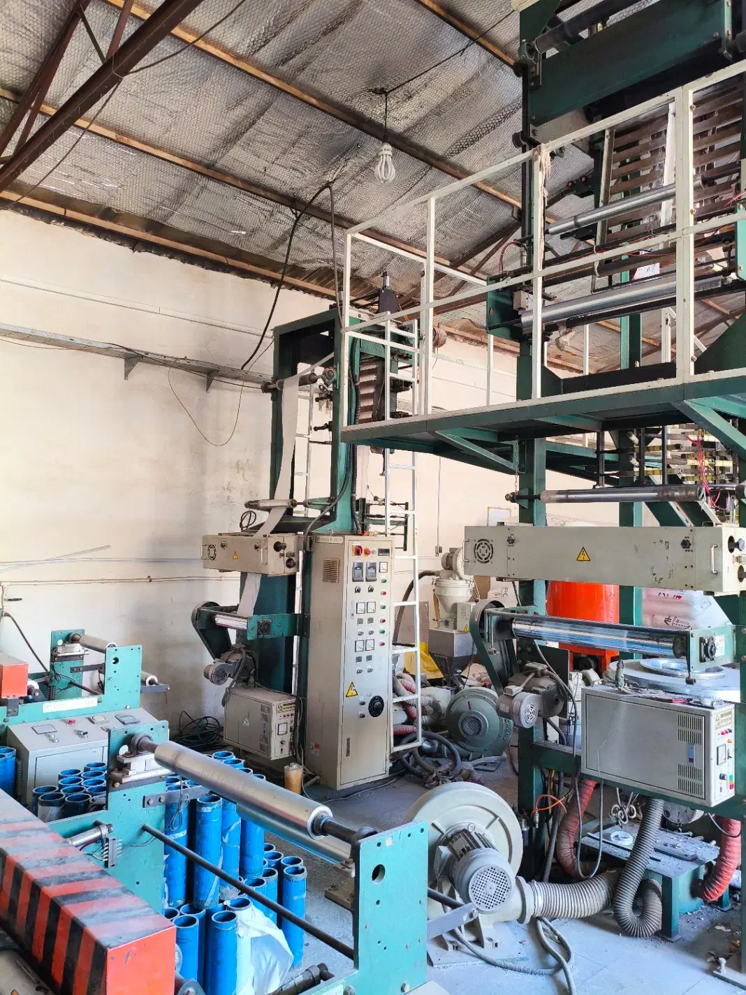 آموزش رایگان تولید نایلون و نایلکس|فعالیت داوطلبانه|برخوار, |دیوار