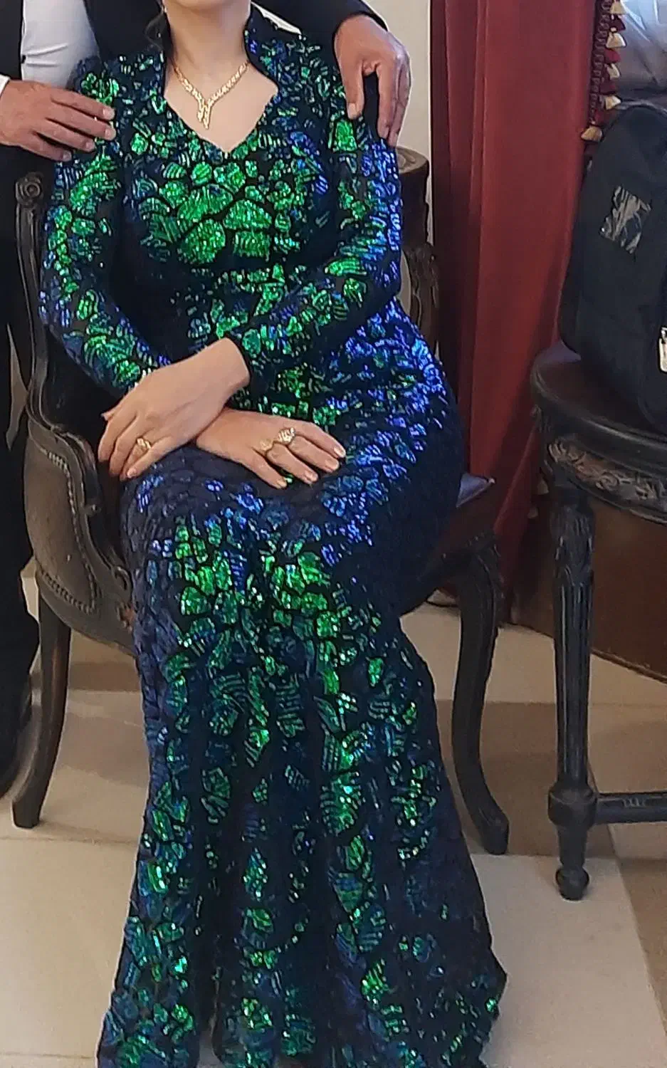 لباس مجلسی|لباس|مشکین‌دشت, |دیوار