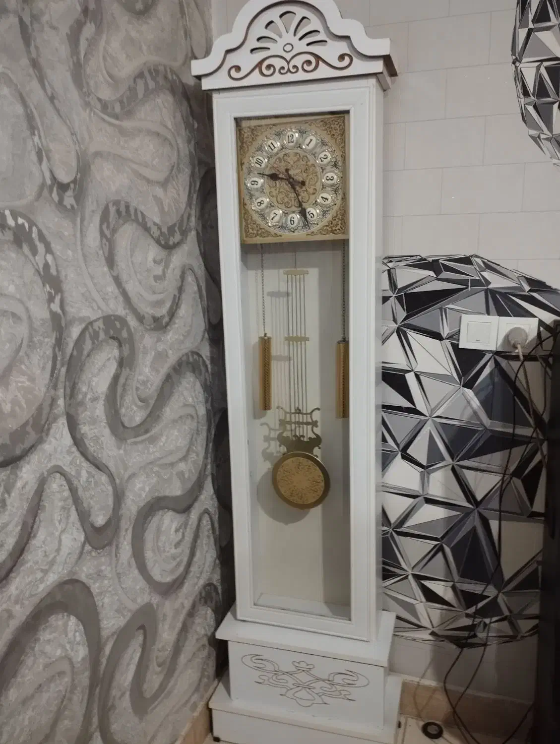 ساعت سفید|ساعت دیواری و تزئینی|قدس, شهر‌قدس|دیوار