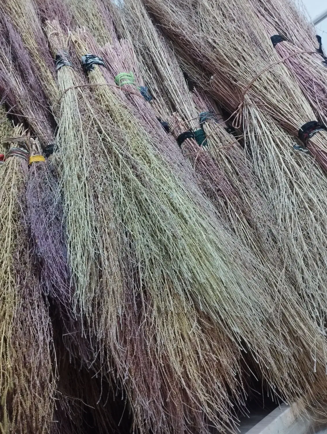 جارو محلی (گزی)|لوازم نظافت|سنندج, |دیوار