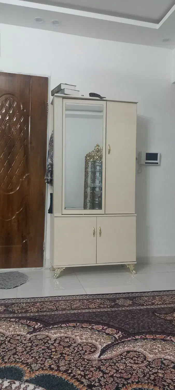 جاکفشی  بزرگ مناسب راهرو(فروش عجله ای)|جاکفشی، کمد، دراور|بیرجند, |دیوار